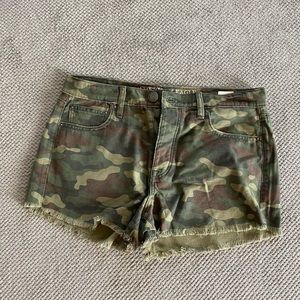 American Eagle camo jean shorts. Size 8